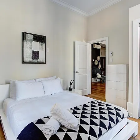 The Francois Xavier-Old Montreal Aparthotel Room photo